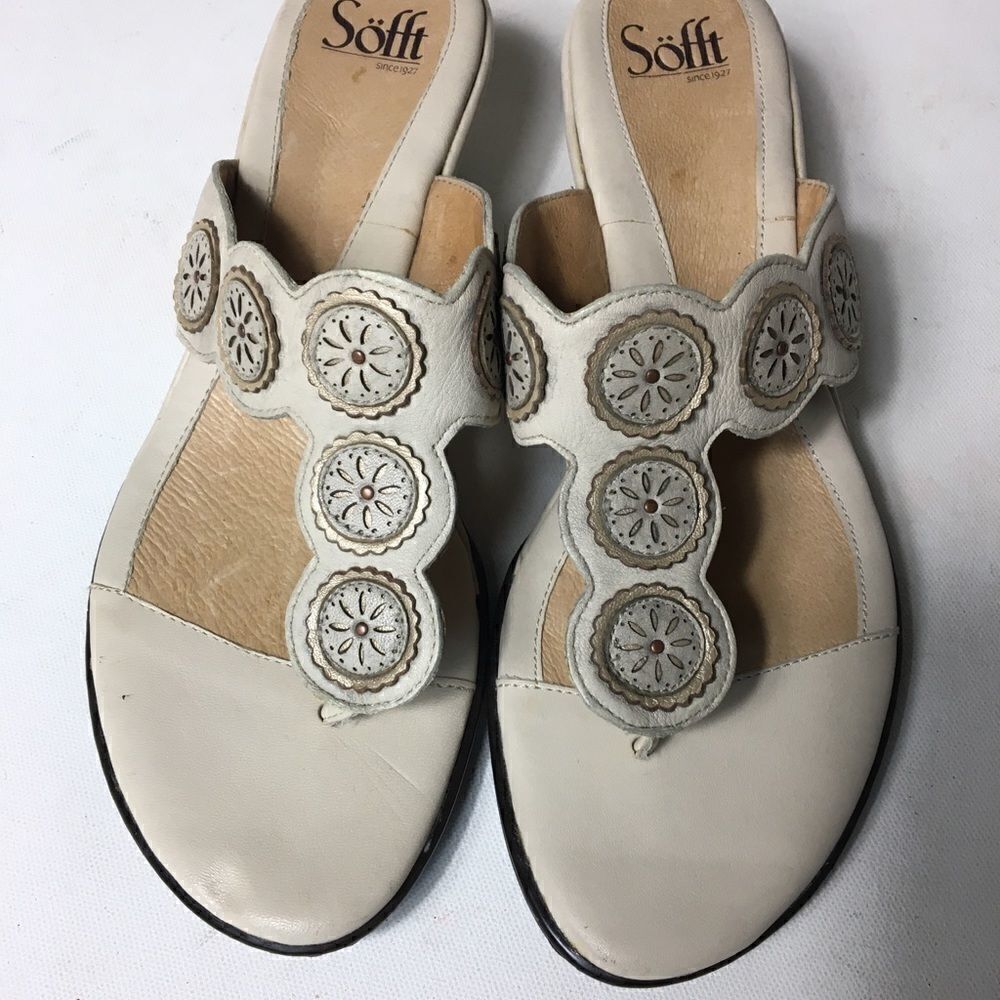 Söfft Beige leather thong wedge sandals size 9.5